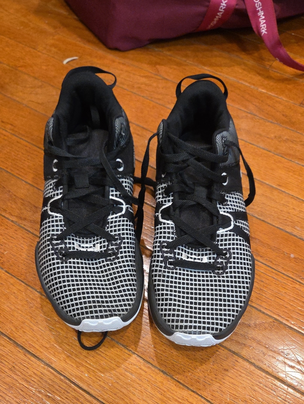 Nike Black Athletic Sneaker with White Size Tag